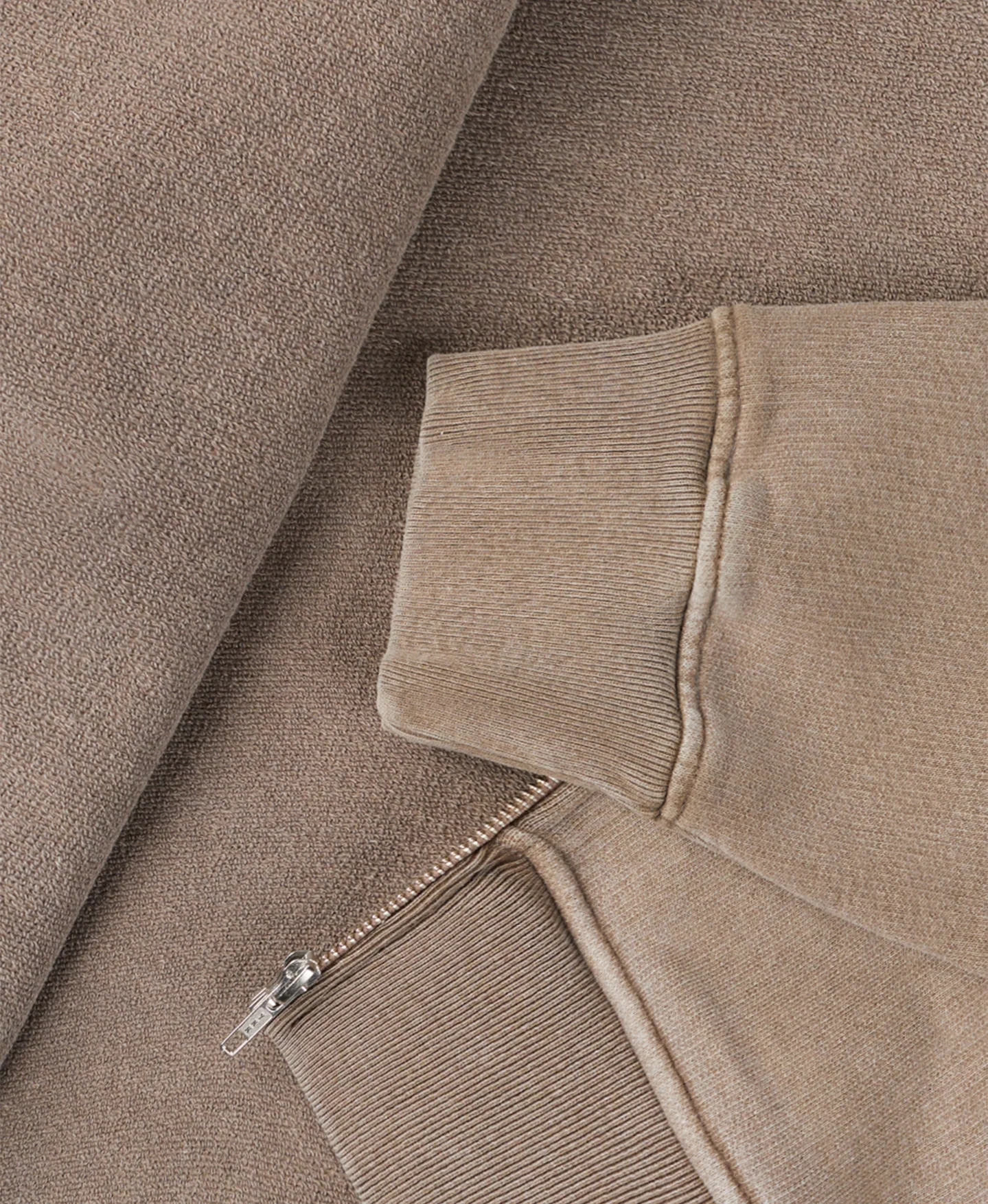 600 GSM 'Vintage Taupe' Zipper - Image 4